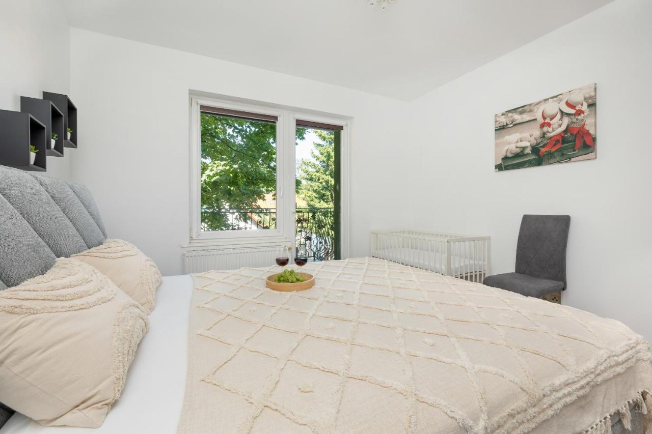 Bright & Spacious Family Apartment In Miedzyzdroje With Parking And 3 Balconies By Noclegi Renters Esterno foto